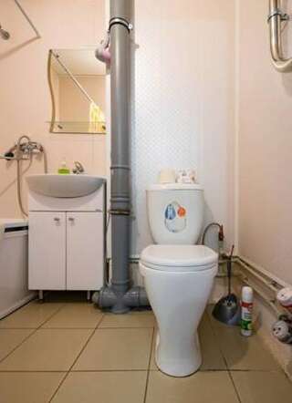 Апартаменты Квартиранов на Завокзальной Великий Новгород Четырёхместный номер с отдельной ванной комнатой-15
